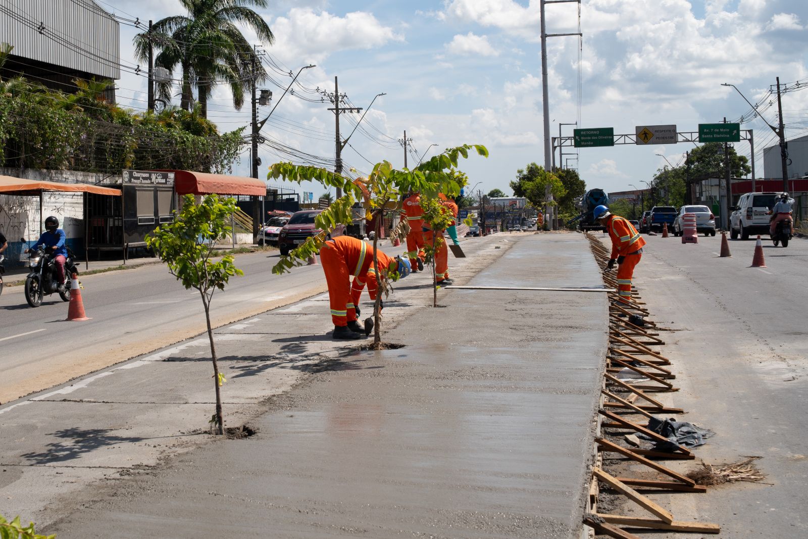 Obra-canteiro-avenida-Margarita-2